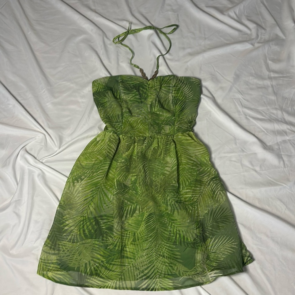 Suzy shier green stretch foliage dress size small